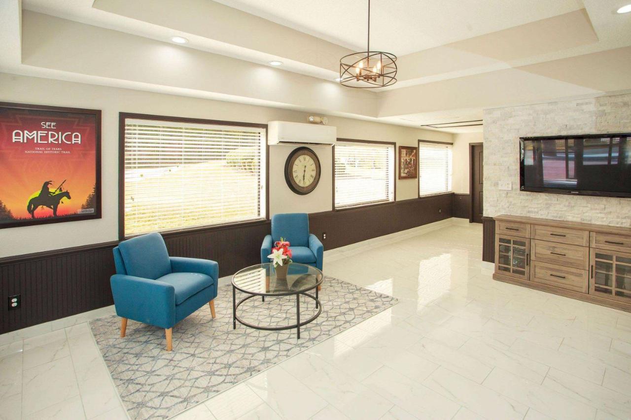 Travelodge By Wyndham Macon West מראה חיצוני תמונה
